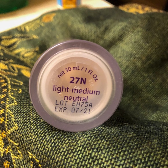 Tarte Foundcealer Liquid Foundation 27N - Picture 2 of 2